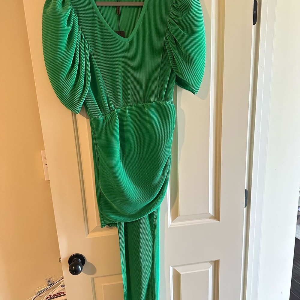 Elegant Green Women's Dress